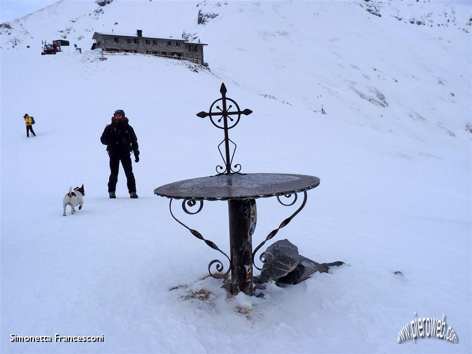 25 ALTARINO IN PROSSIMITA' DEL RIFUGIO.JPG